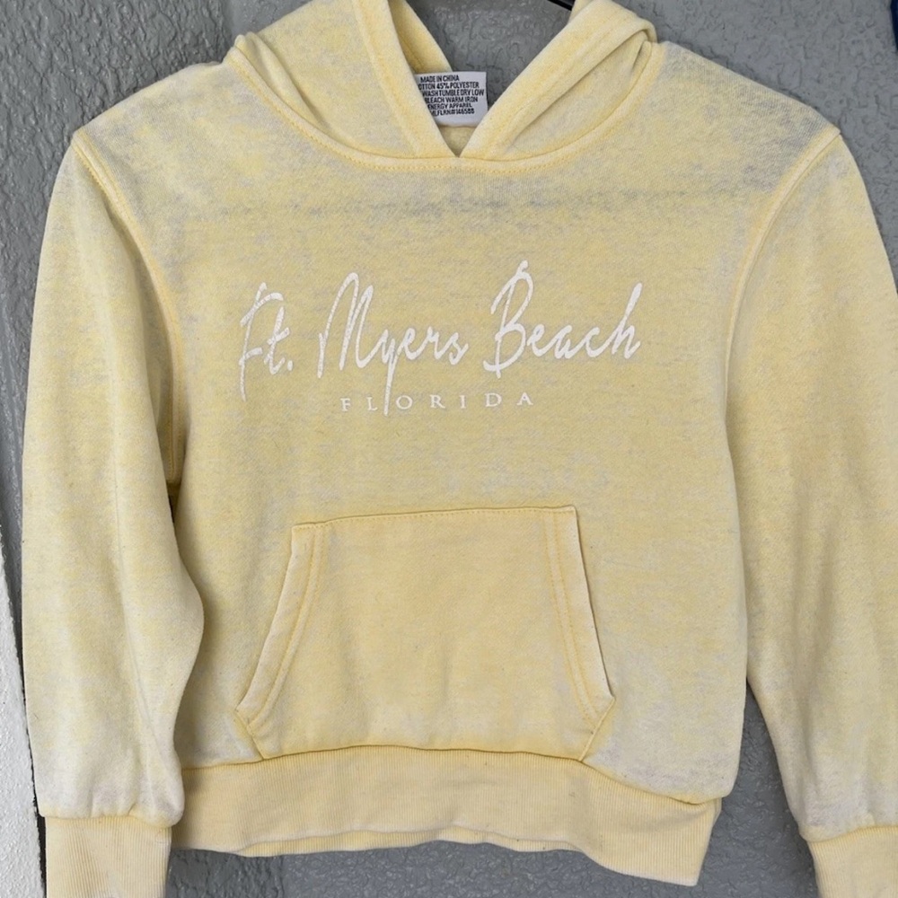 Memories yellow hoodie Sz medium Fort Myers Beach Front Pockets Light (YG-4)